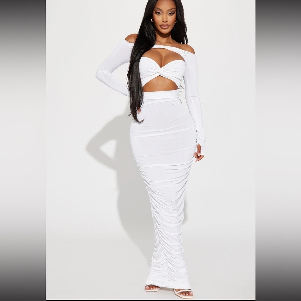 White dress brand new never worn